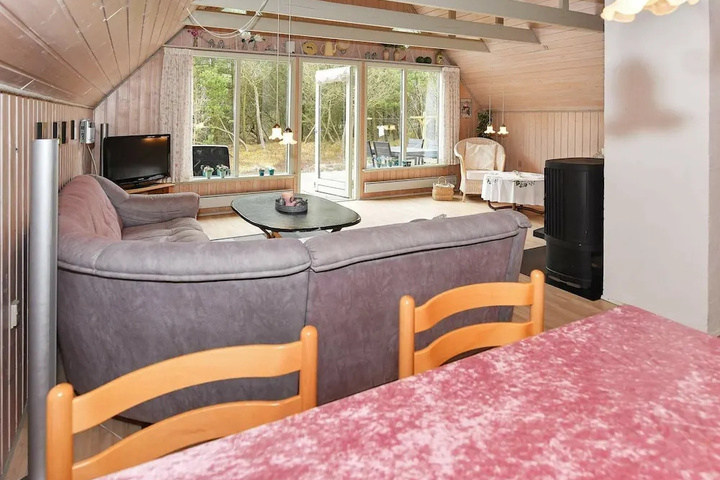Room 2 of 12