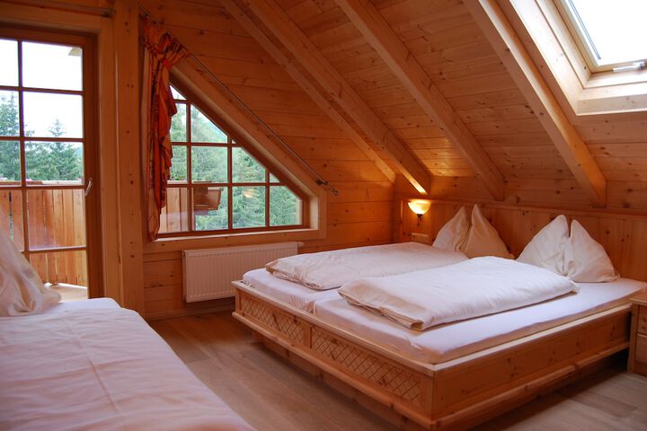 Room 4 of 116
