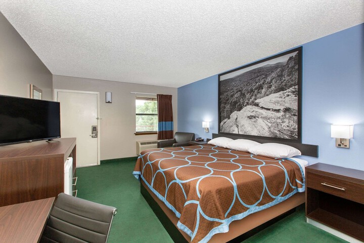 Double Accessible King Size Bed (3 of 12)