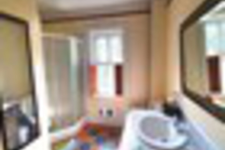 Room 35 of 120