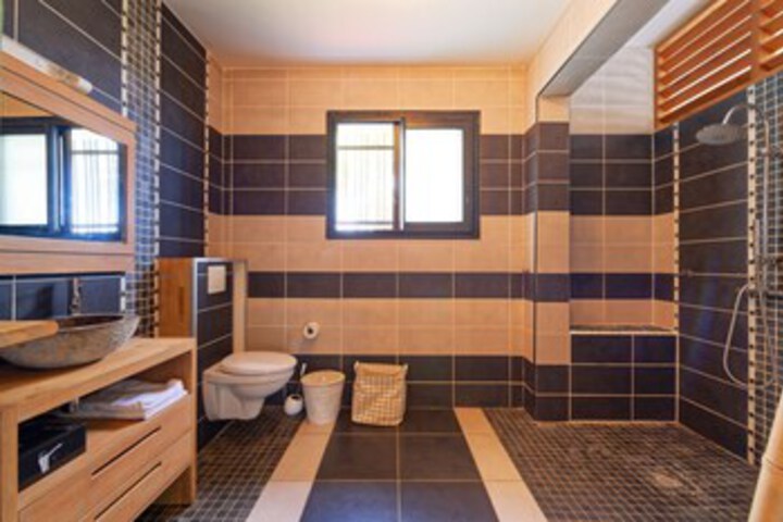Room 3 of 21