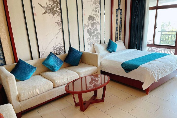 Room 10 of 19