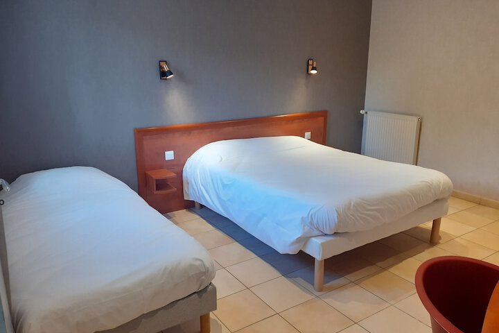 Room 9 of 27
