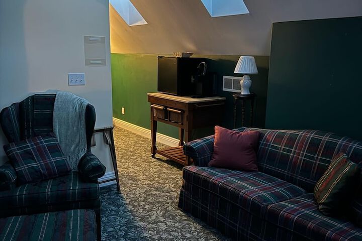 Room 37 of 60