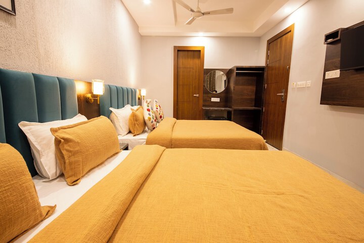 Room 7 of 17