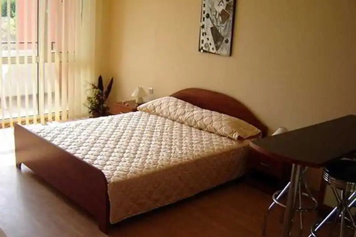 Room 3 of 7