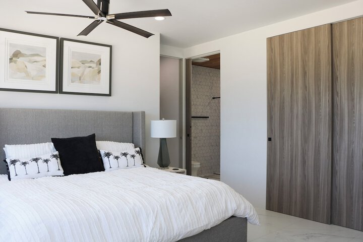 Room 9 of 36
