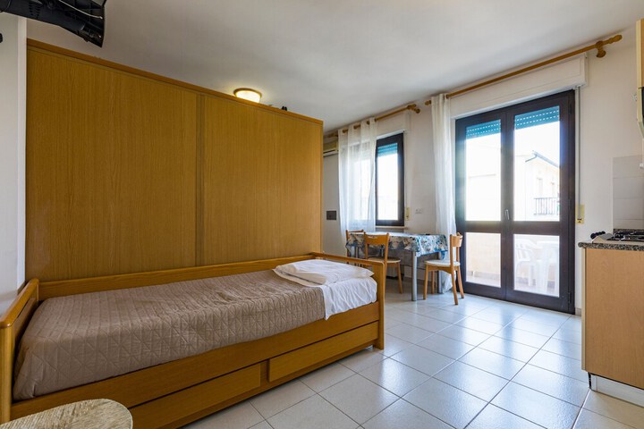 Room 7 of 49