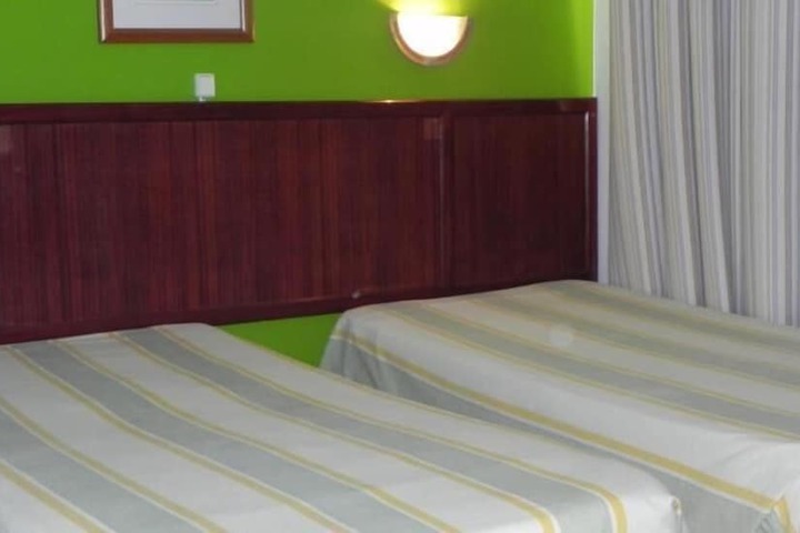 Room 6 of 11