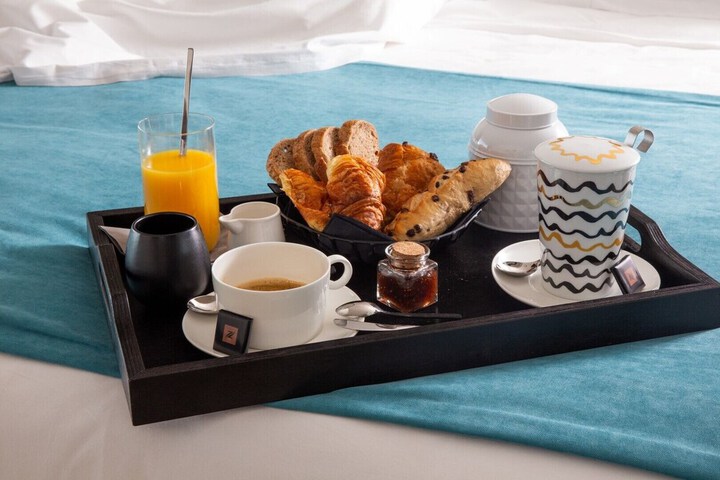 Breakfast/Coffee Service 19 of 23