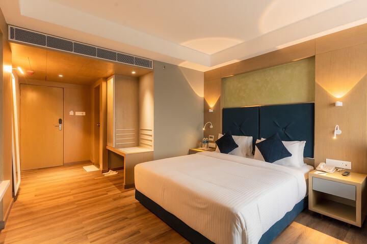Room 5 of 40