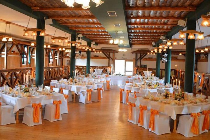 Ballroom/Hall 19 of 25