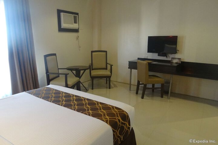 Room 14 of 38