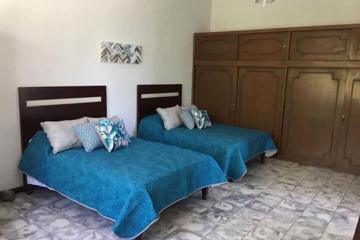 Room 6 of 36
