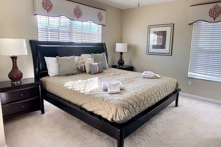 Room 6 of 40
