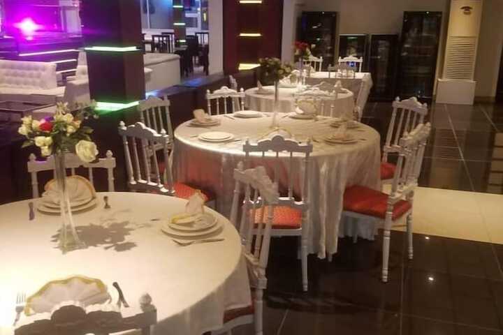 Dining 11 of 50