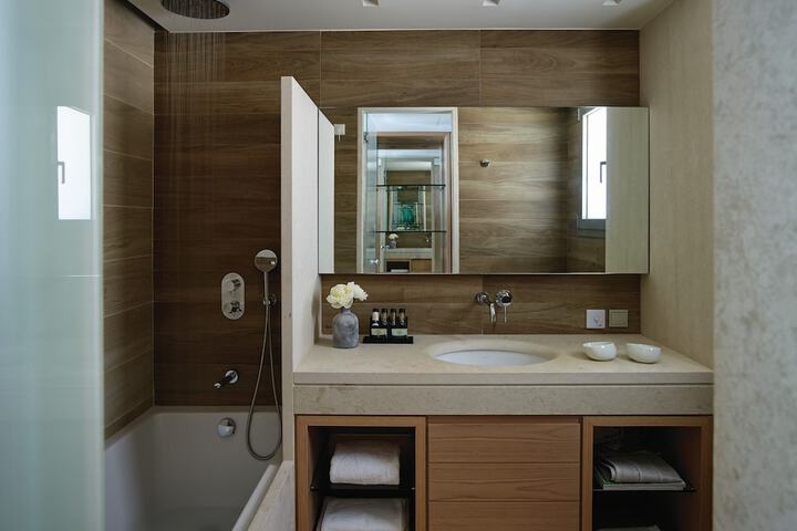 Room 55 of 180