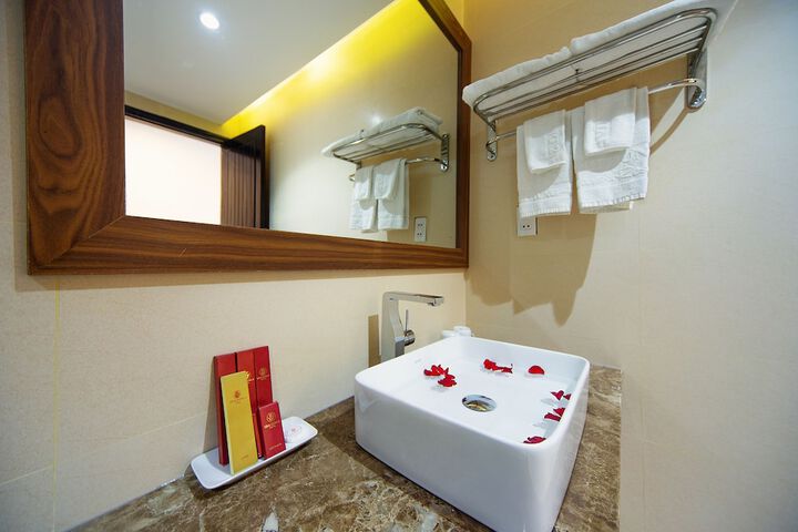 Room 17 of 25
