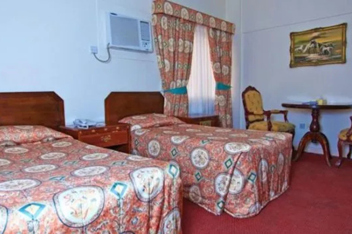Room 4 of 6