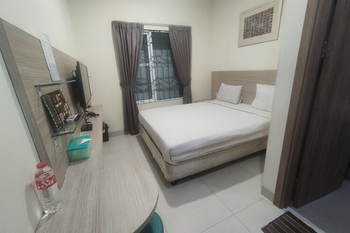 Room 8 of 44