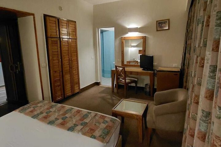 Room 10 of 58
