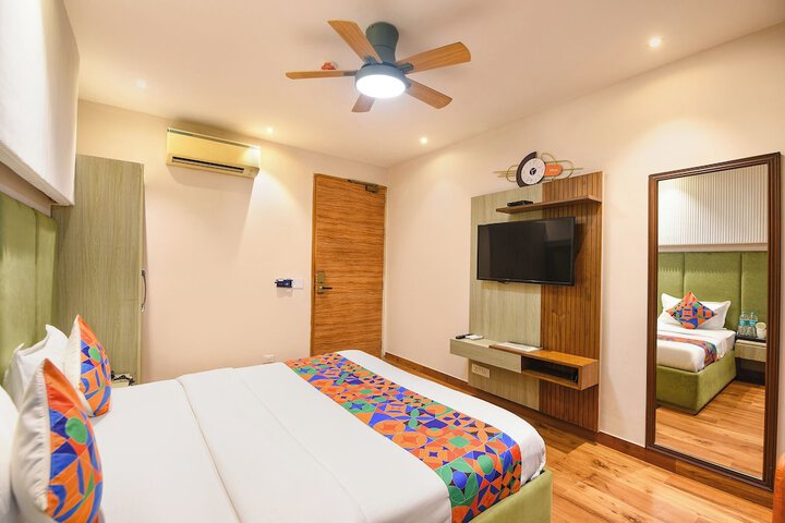 Room 15 of 36