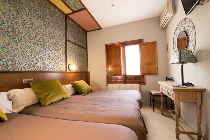 Room 15 of 38