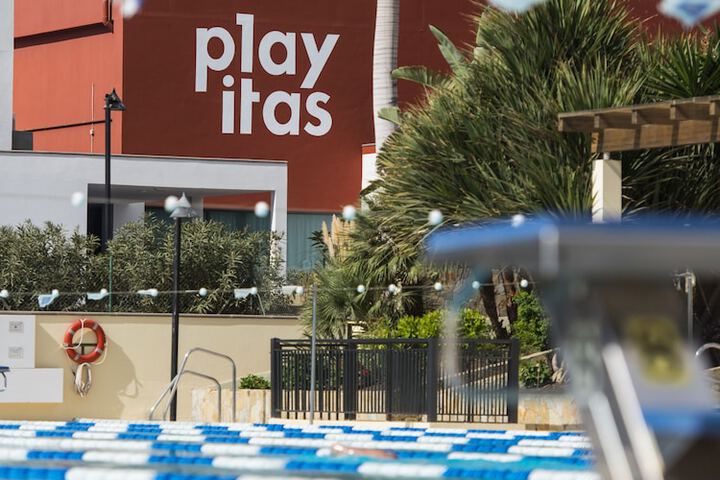 Hotel Pool