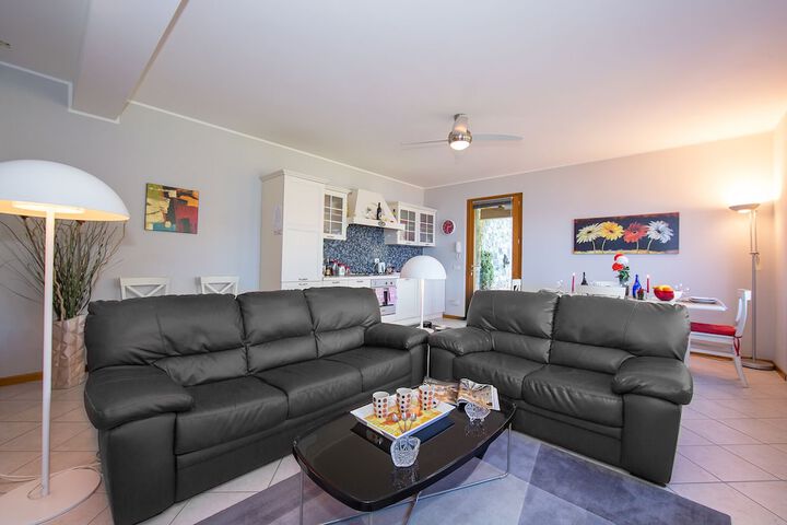 Room 8 of 27