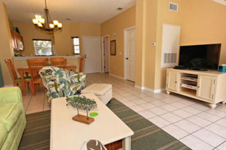 Room 320 of 380