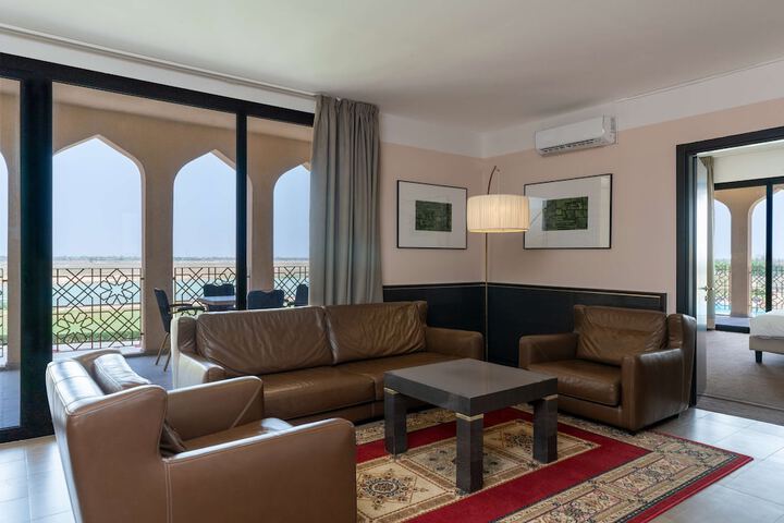 Room 32 of 138