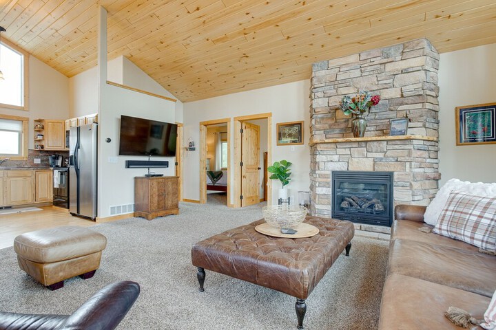 Jefferson Mountain Cabin w / Private Deck & Grill!