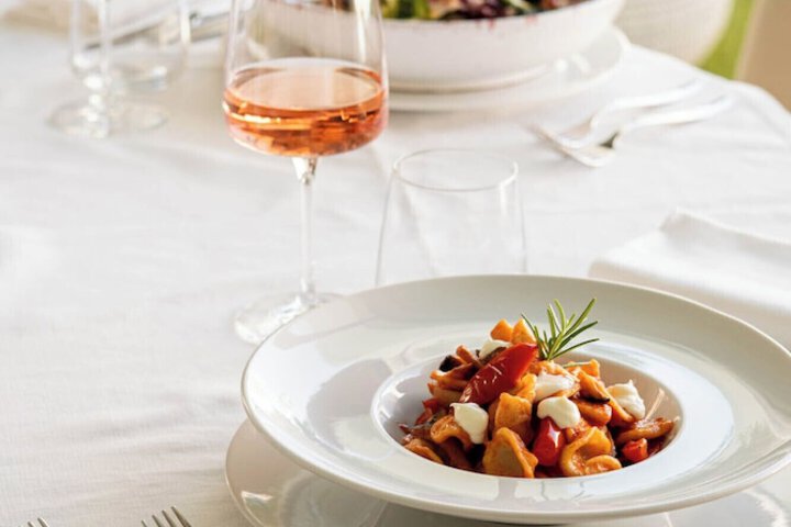 Dining 60 of 76