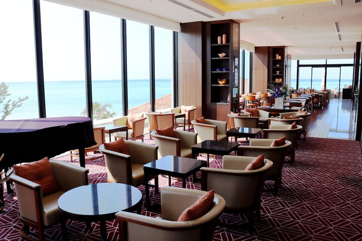 Lounge 126 of 147