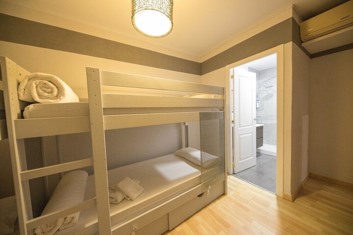 Room 5 of 13
