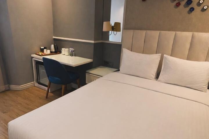 Room 13 of 35