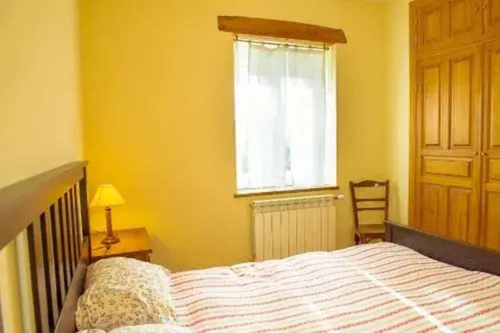 Room 4 of 11