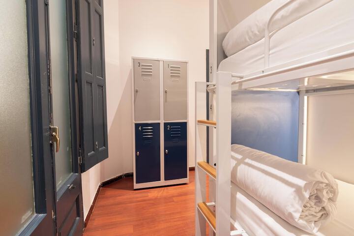 Room 17 of 31