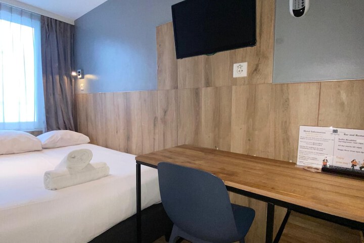 Room 45 of 125