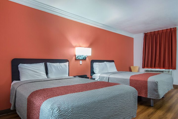 Double Deluxe King Bed (4 of 10)