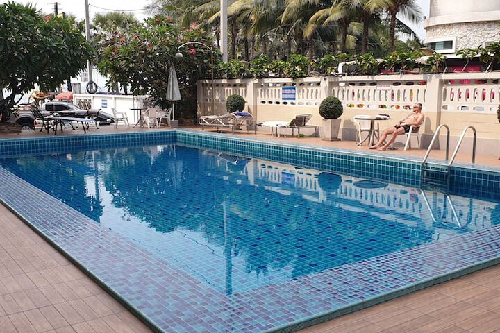 Pool Hotel