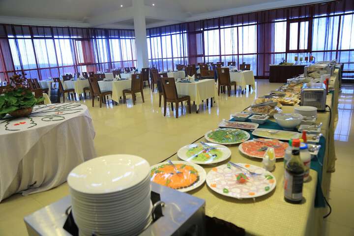 Breakfast/Coffee Service 40 of 53