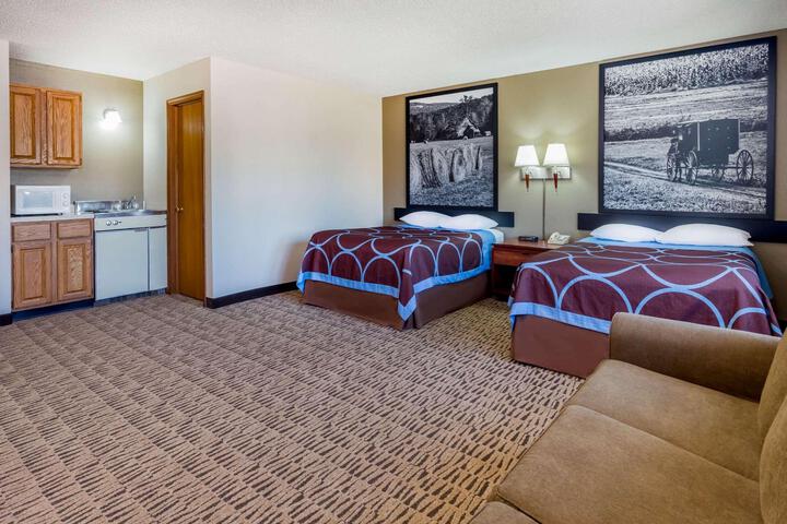 1 Queen Bed Mobility Accessible Bathtub with Grab Bars (2 of 12)