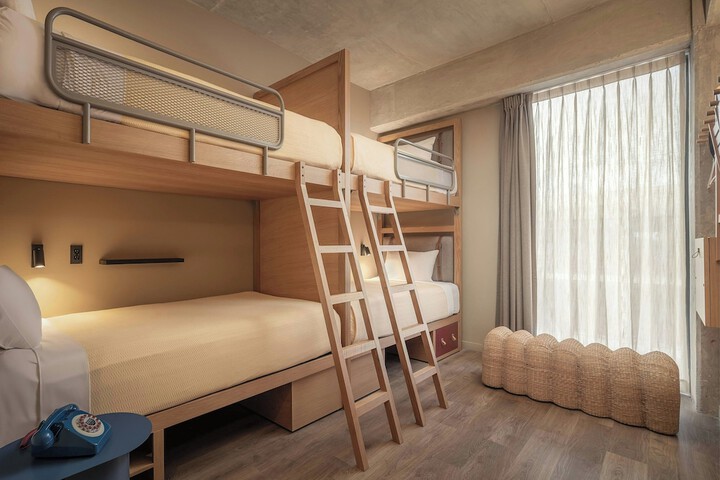 Room 43 of 110