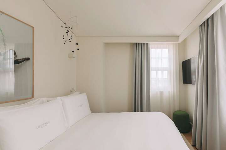 Room 125 of 186