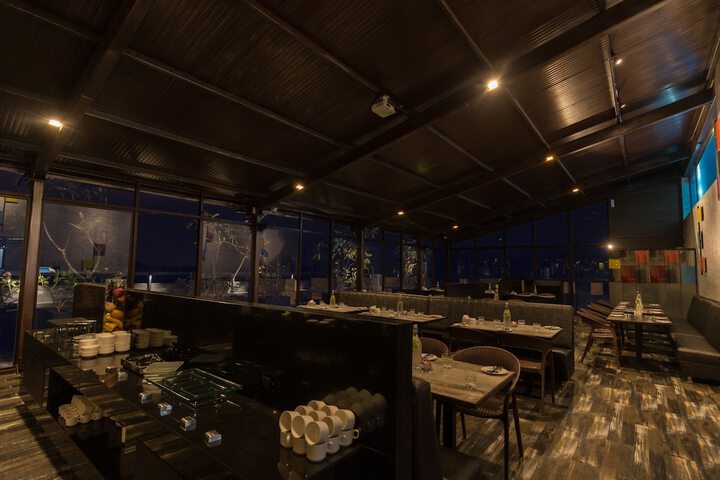 Dining 49 of 79