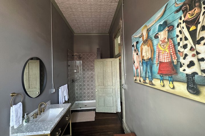 Room 49 of 76