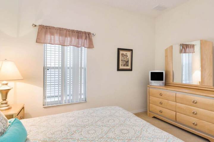 Room 11 of 43