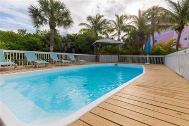 Pool 23 of 38