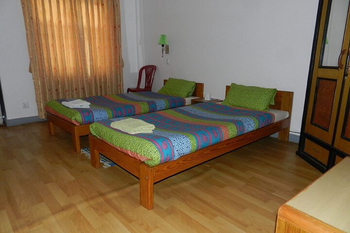 Room 3 of 68